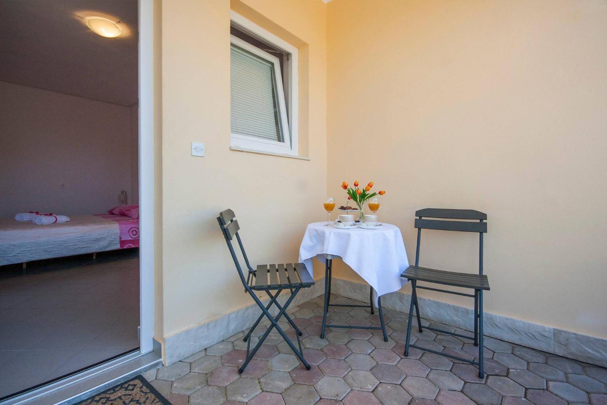Family Apartments & Rooms Mikelin พรีมอชเตน ภายนอก รูปภาพ