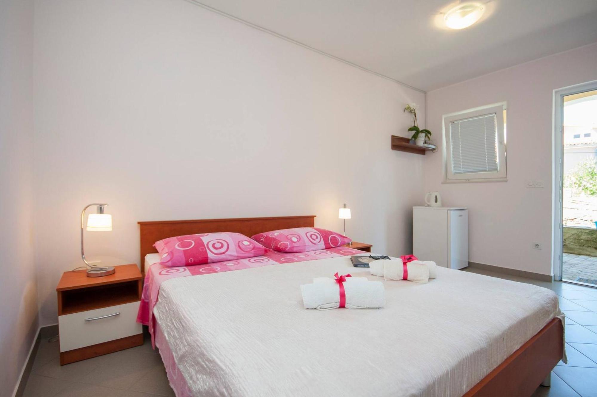 Family Apartments & Rooms Mikelin พรีมอชเตน ภายนอก รูปภาพ