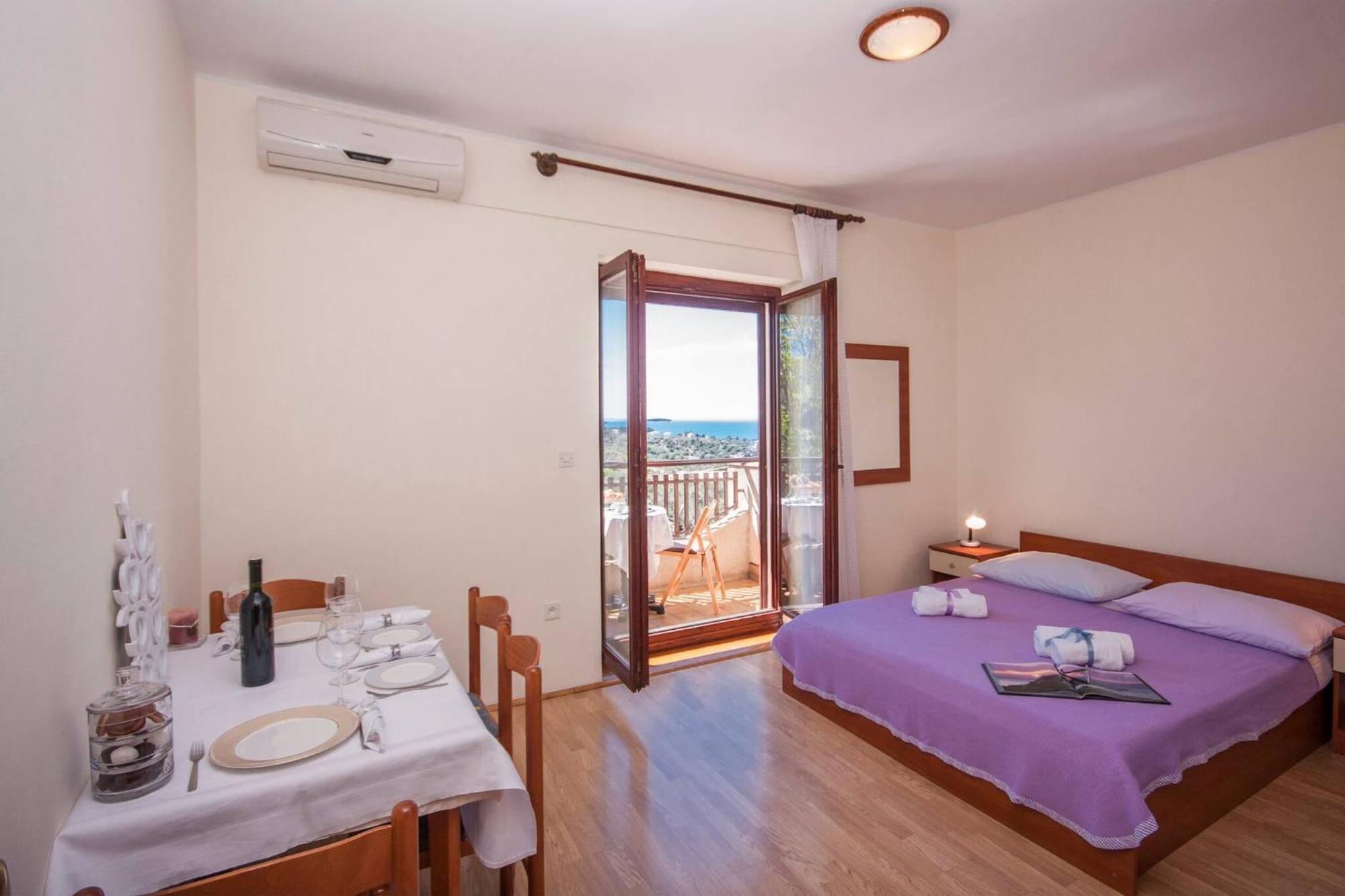 Family Apartments & Rooms Mikelin พรีมอชเตน ภายนอก รูปภาพ